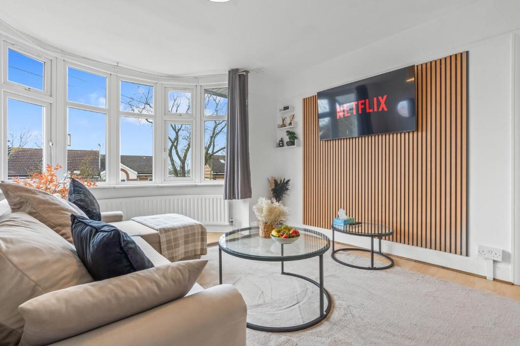 The Wembley Bay — Living Room