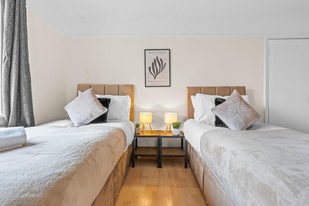 Twin Bedroom
